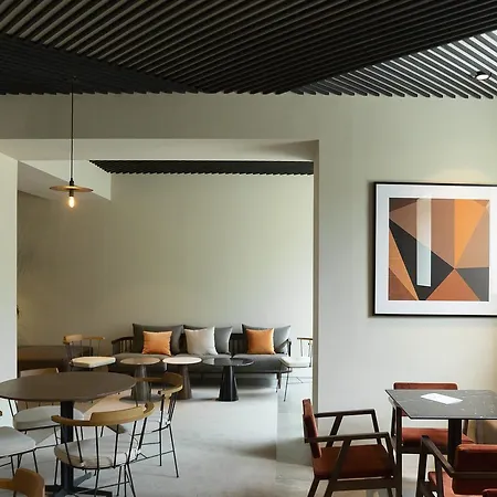 Icon Embassy 4* Madrid