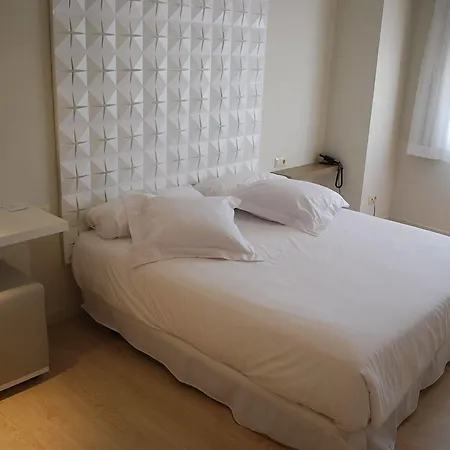 Urbansea Atocha 113 Hotel *