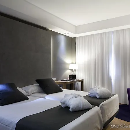 Hotel Zenit Conde De Orgaz 4*