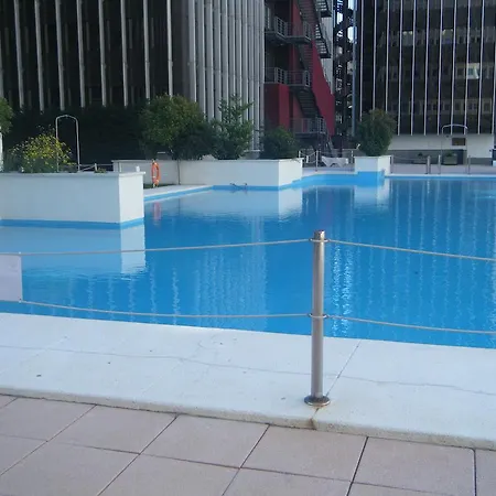 Madrid Studio Apartments *