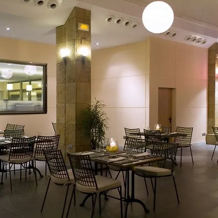 Clement Barajas Hotel