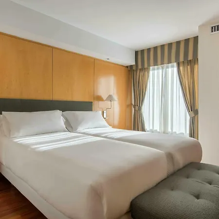 Nh Paseo De La Habana Hotel 4*
