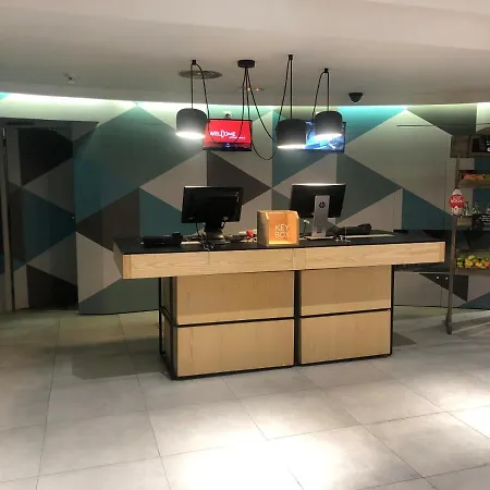 Ibis Calle Alcala Hotel *