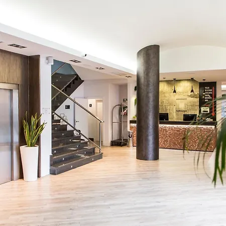 Clement Barajas Hotel
