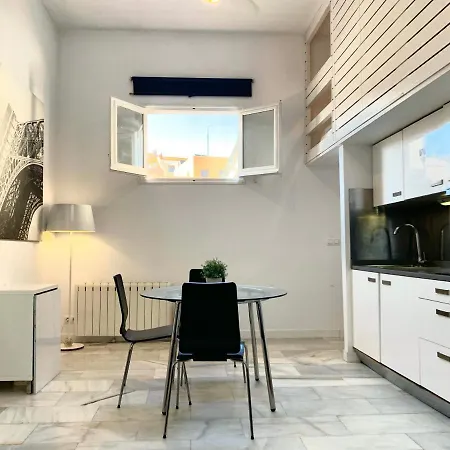 Puerta Del Sol-rastro Apartamento *