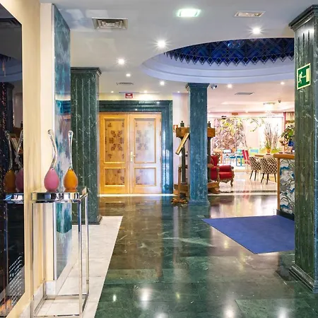 Sancho Hotell 3*