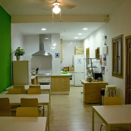 The Living Roof فندق 5*