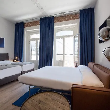 Hostal Bluesock *