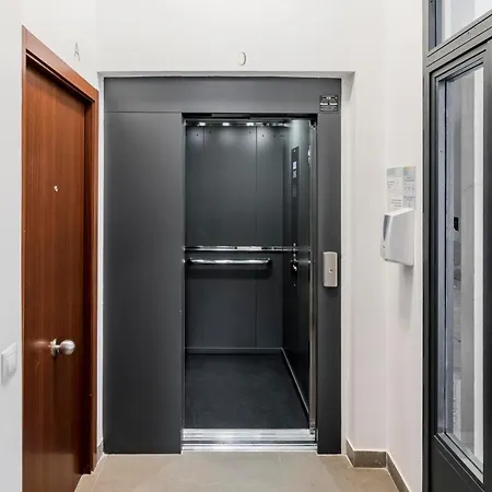 Apartment Cool By Olala Homes *