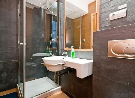 Gran Via Apartment *