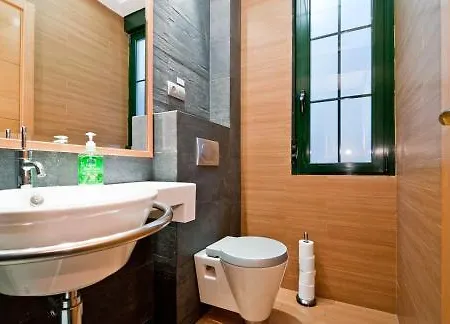 Gran Via Apartment *
