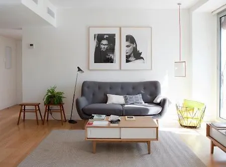 60 Balconies Art Apartment