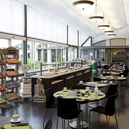 Hotel Pullman Airport & Feria 4*