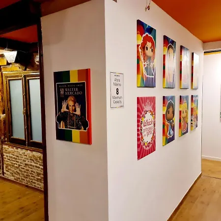 Arc House - Puerta Del Sol Only Adults ホステル