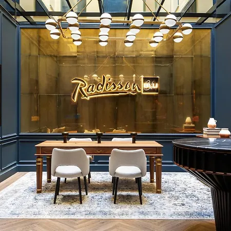 Hotel Radisson Blu Hotel, Prado 4*