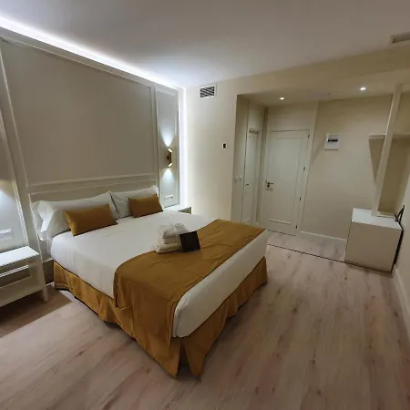Le Petit Palue-opera Guest house 3*