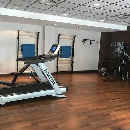 Hotell Tach Airport