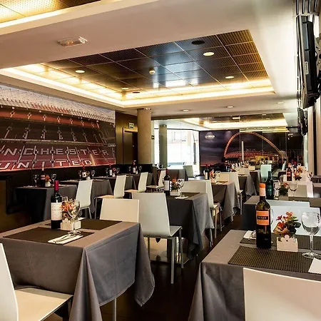 Tach Airport Hotell 4*