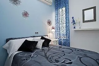 Foster בית הארחה 2*