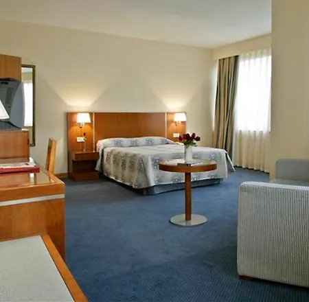 Hotel Husa Moncloa 4*