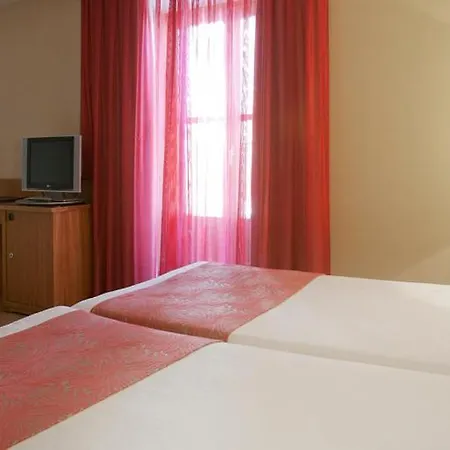 Ateneo Puerta Del Sol Otel