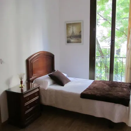 Casa De Huespedes Galaica Гостевой дом Мадрид