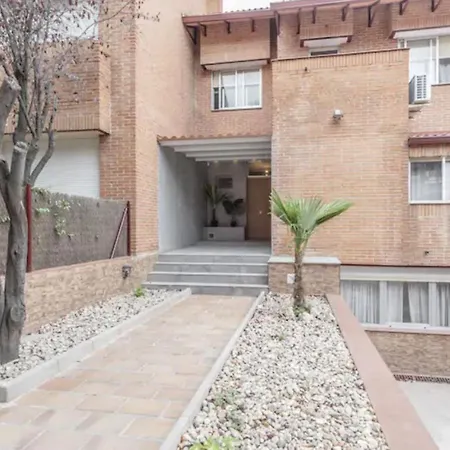 Chalet Alameda De Osuna