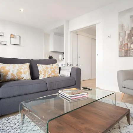 Charming 1-bedroom In Stylish Retreat For 2, Alonso Martinez I Apartment Madrid