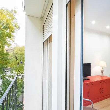 Apartamento Moderno En Edificio Clasico Del Centro Madrid