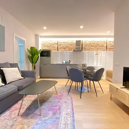 Con Encanto En La Latina Apartmán