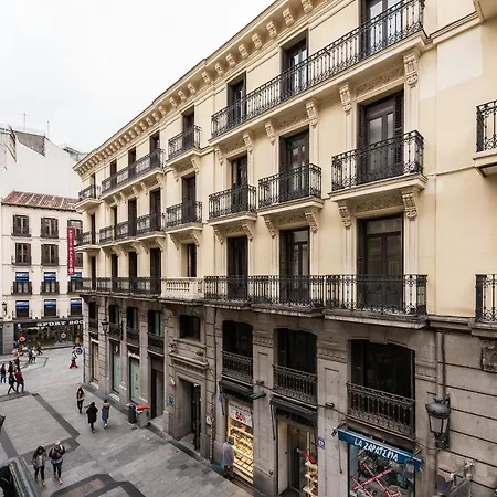 Puerta Del Sol Arrendamiento De Temporada * Madrid