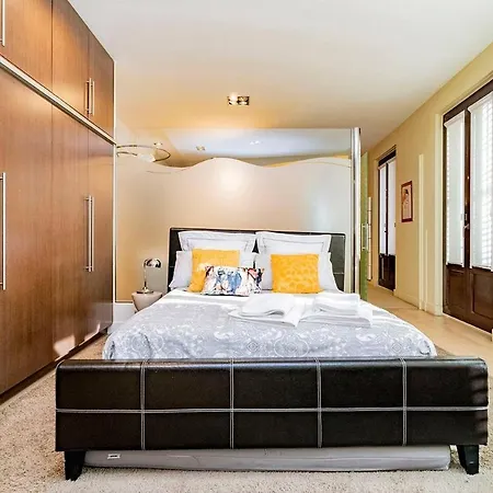 Luxury In La Latina By Batuecas