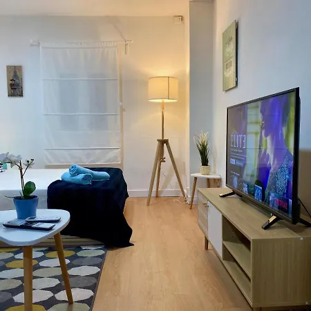 Estudio Rita Luna - A/a, Ideal Para Dos Personas, Encanto Y Situación Madrid