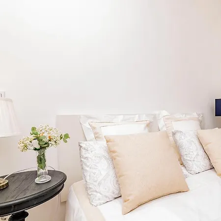 Apartment Unbeatable Views Of Puerta Del Sol By Batuecas