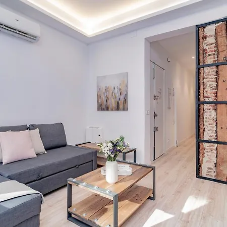Apartment Esplendido Y Radiante Apto En Malasana By Batuecas Madrid