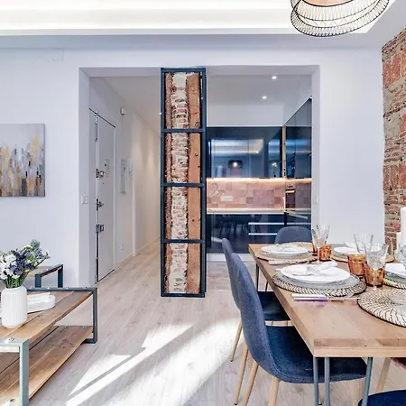 Apartment Esplendido Y Radiante Apto En Malasana By Batuecas Madrid