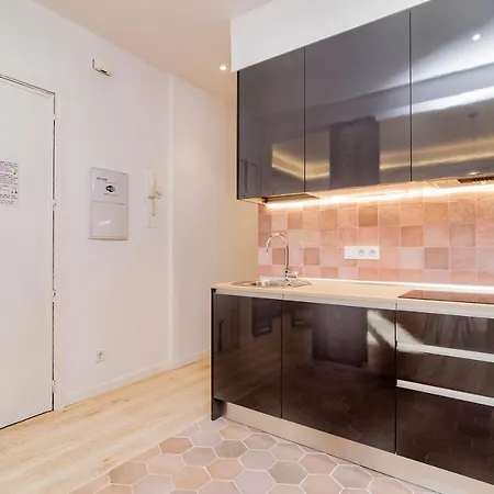 Apartment Esplendido Y Radiante Apto En Malasana By Batuecas Madrid