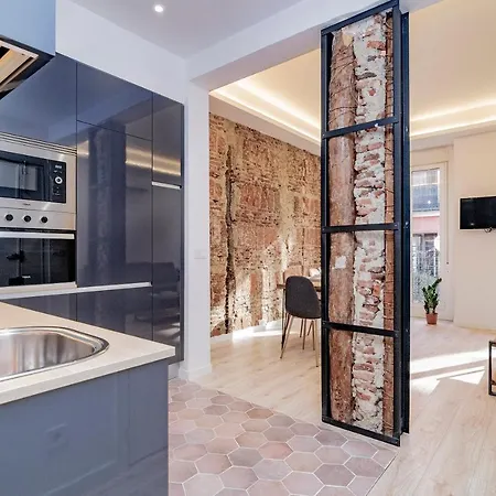 Apartment Esplendido Y Radiante Apto En Malasana By Batuecas Madrid