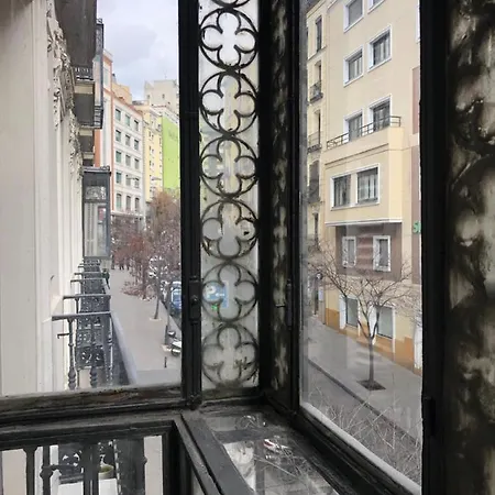 Guest house Opera Roost *