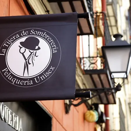 Reina Sofia Boutique I Apartment Madrid