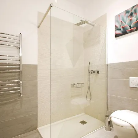 Apartment Reina Sofia Boutique I