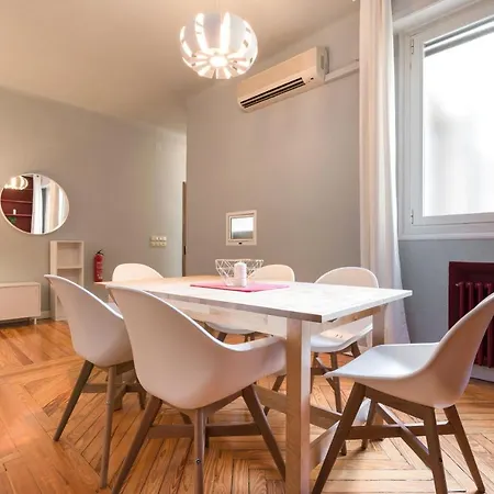 Charming Gran Via Center Apartament Madryt