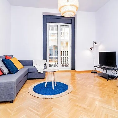 Apartment Encantador En Chueca Junto A Gran Via, Infantas 1-1 By Batuecas Madrid