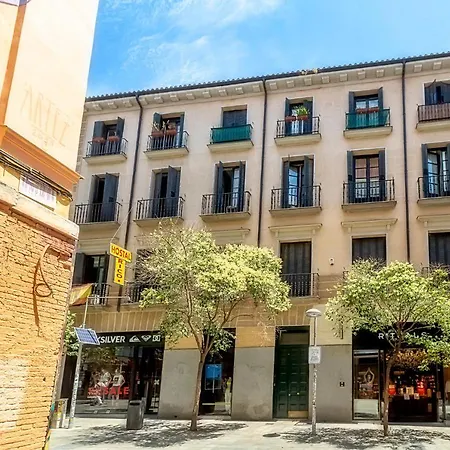 Apartment En Las Nubes De Atico En Calle Fuencarral Fnc22a1 *