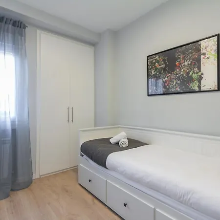Dobohomes - Ona Madrid