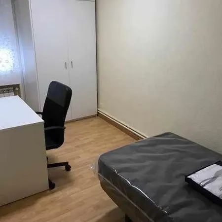 Residencia 12 Octubre Bed & Breakfast