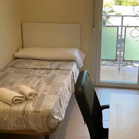Residencia 12 Octubre Bed & Breakfast *