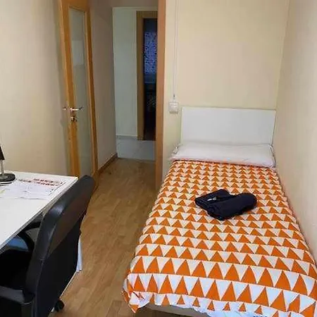 Residencia 12 Octubre Bed and breakfast Madrid
