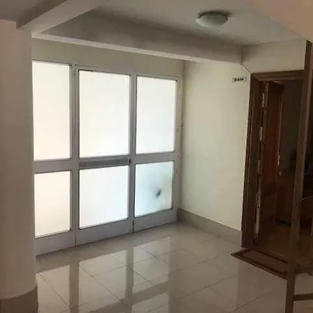 Residencia 12 Octubre Bed & Breakfast Madrid