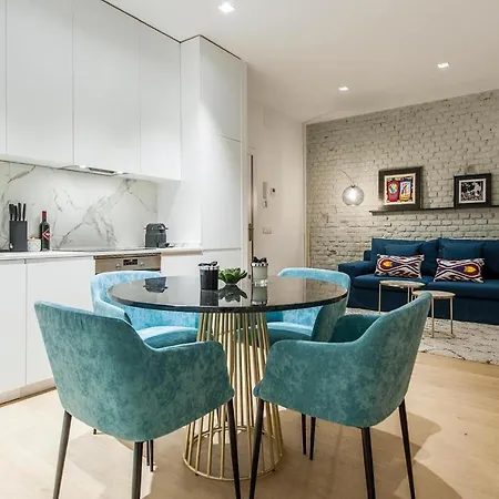 Hauzify I Salamanca Apartment